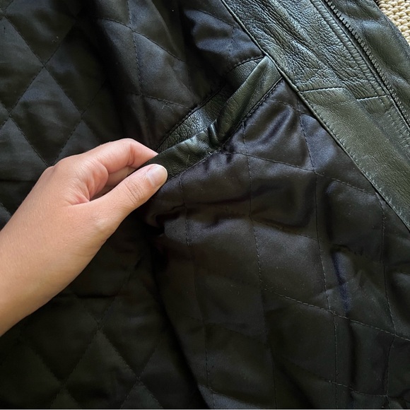 FINAL SALE Vintage Genuine Leather Black Jacket - Picture 7 of 16